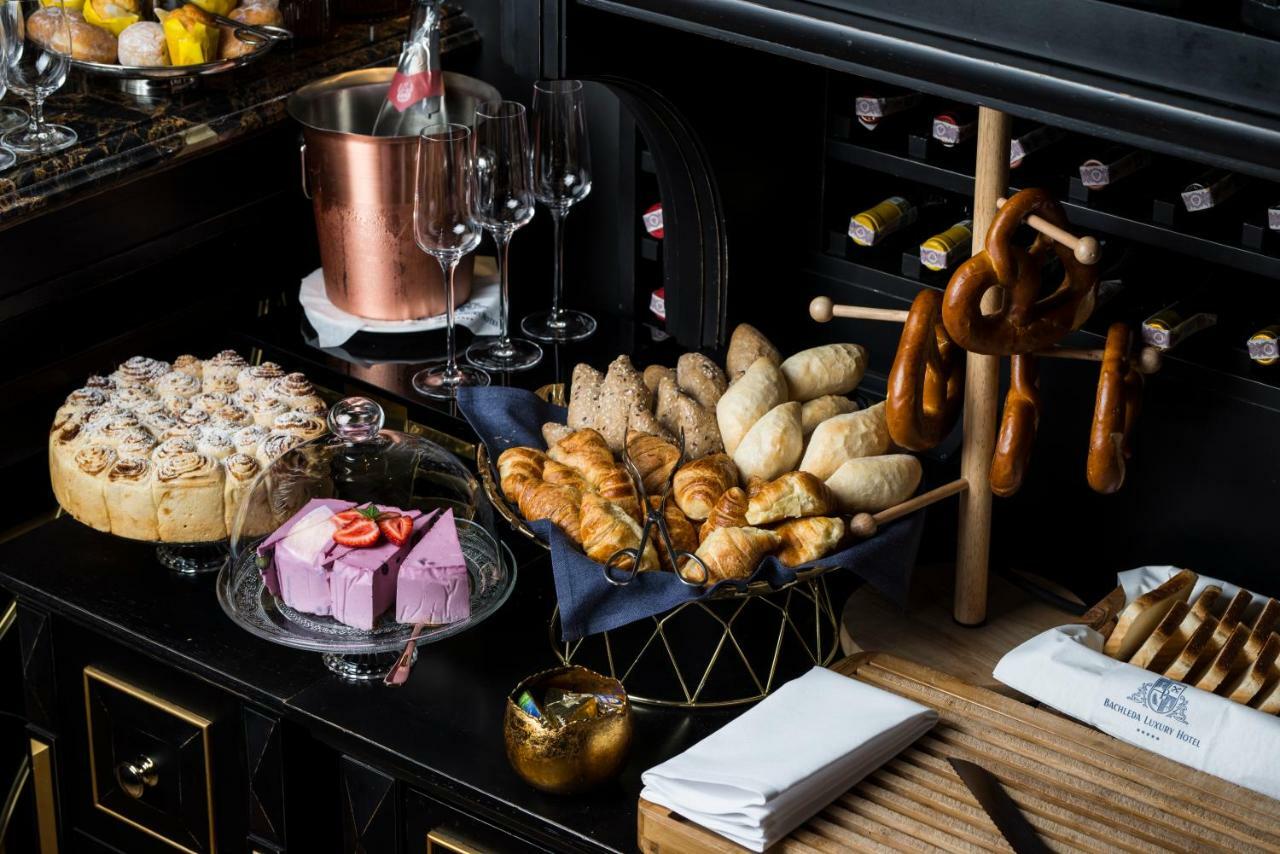 Bachleda Luxury Hotel Krakow Mgallery Hotel Collection Exterior foto A selection of German bread and pastries